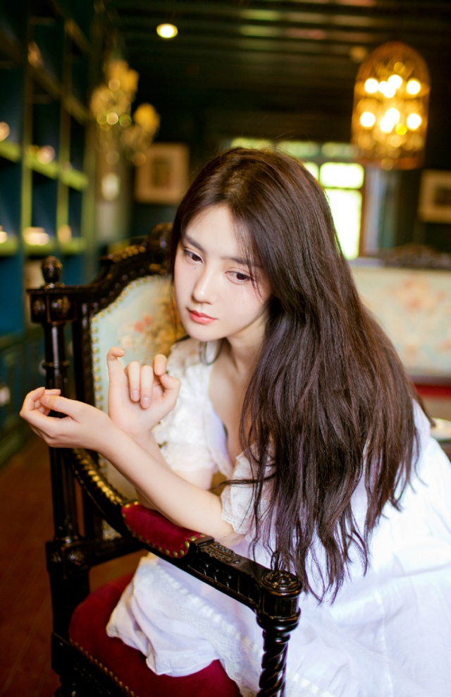 我以前可笨了，遇到女生都会脸红的，不过见到你之后，我竟然去学了满满的情话套路。